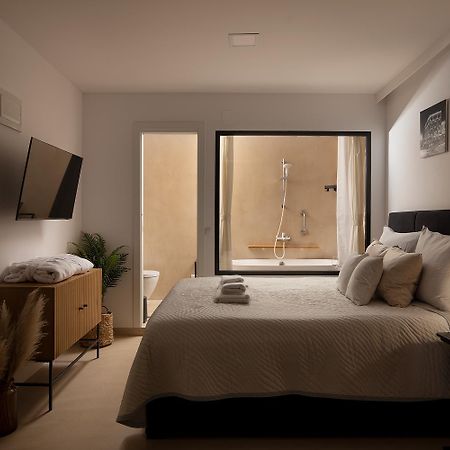 Deluxe Studio In City Center With Free Private Parking Ровин Екстериор снимка