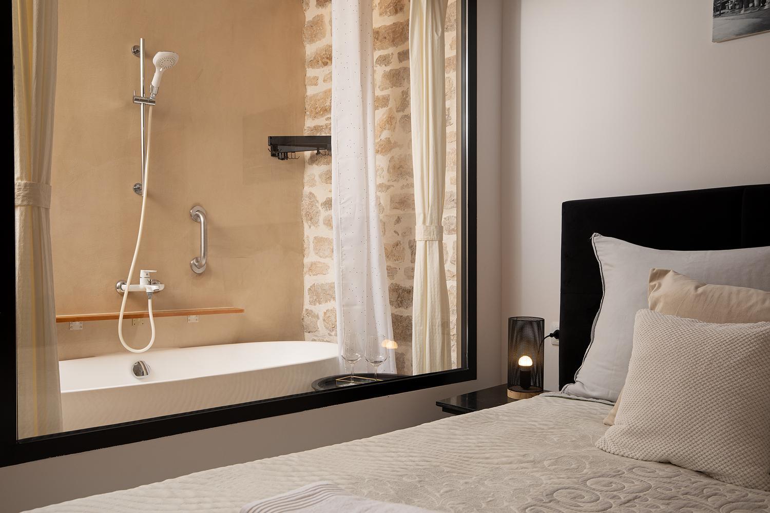 Deluxe Studio In City Center With Free Private Parking Ровин Екстериор снимка