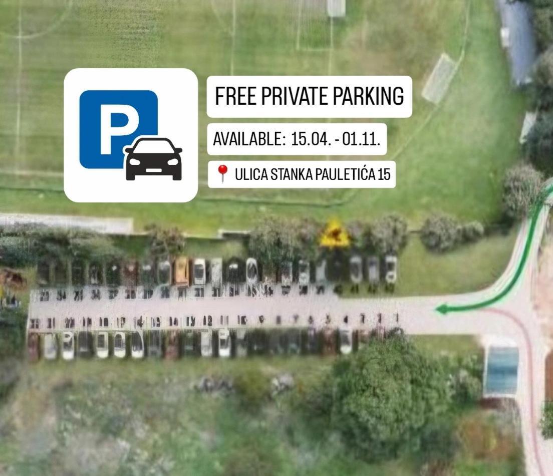 Deluxe Studio In City Center With Free Private Parking Ровин Екстериор снимка